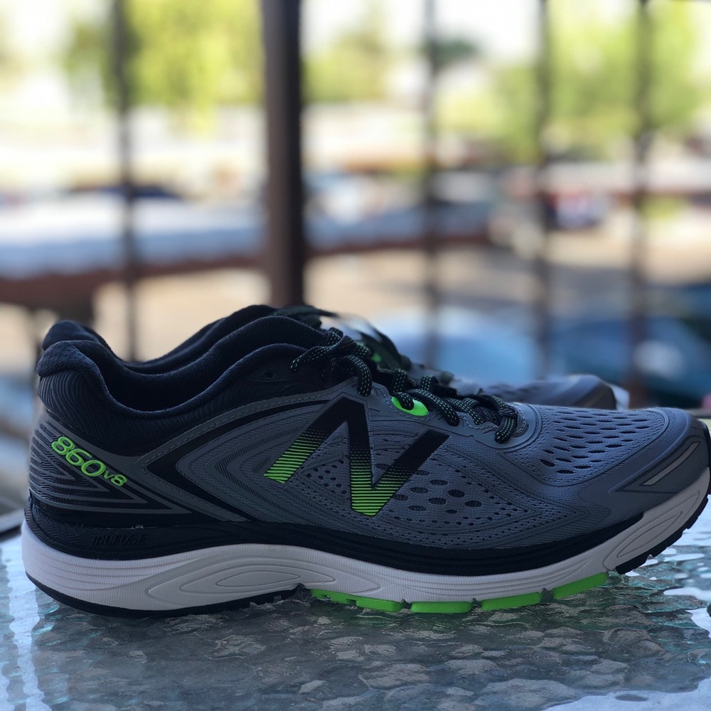New Balance 860v8 Mens US SZ 10.5
